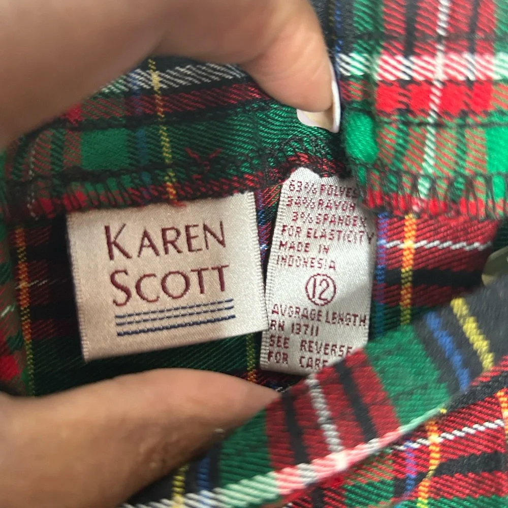 Vintage‎ 90s Red green and black plaid Stirrup Pants Karen Scott sz 12